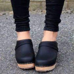 Lotta from Stockholm Clogs Size 40 in black leather.